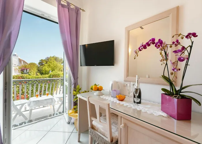 Alojamento de Acomodação e Pequeno-almoço La Vispa Teresa 4*