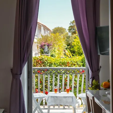 La Vispa Teresa Bed & Breakfast
